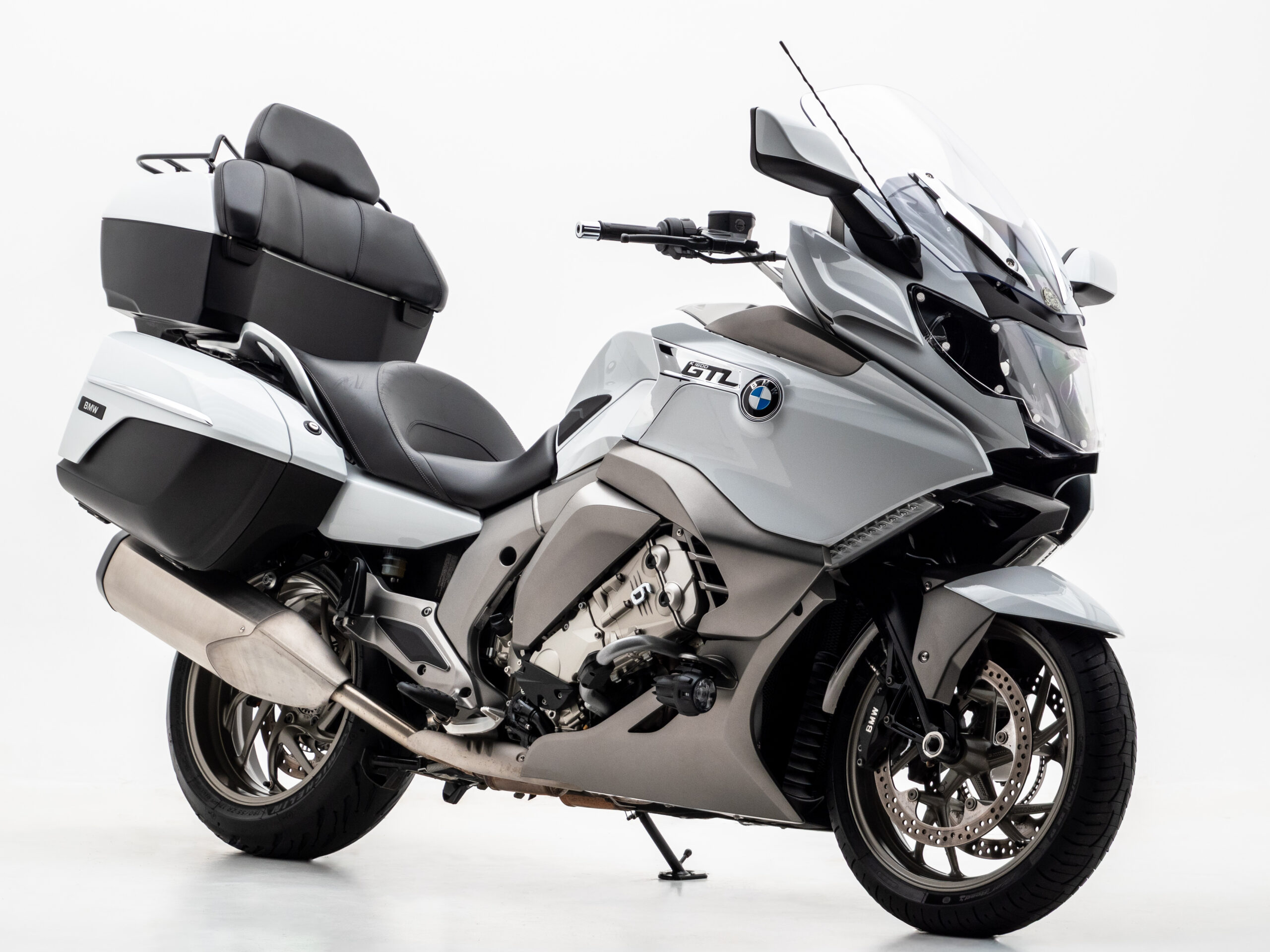 Diagonal frontal: BMW K 1600 GTL 2018