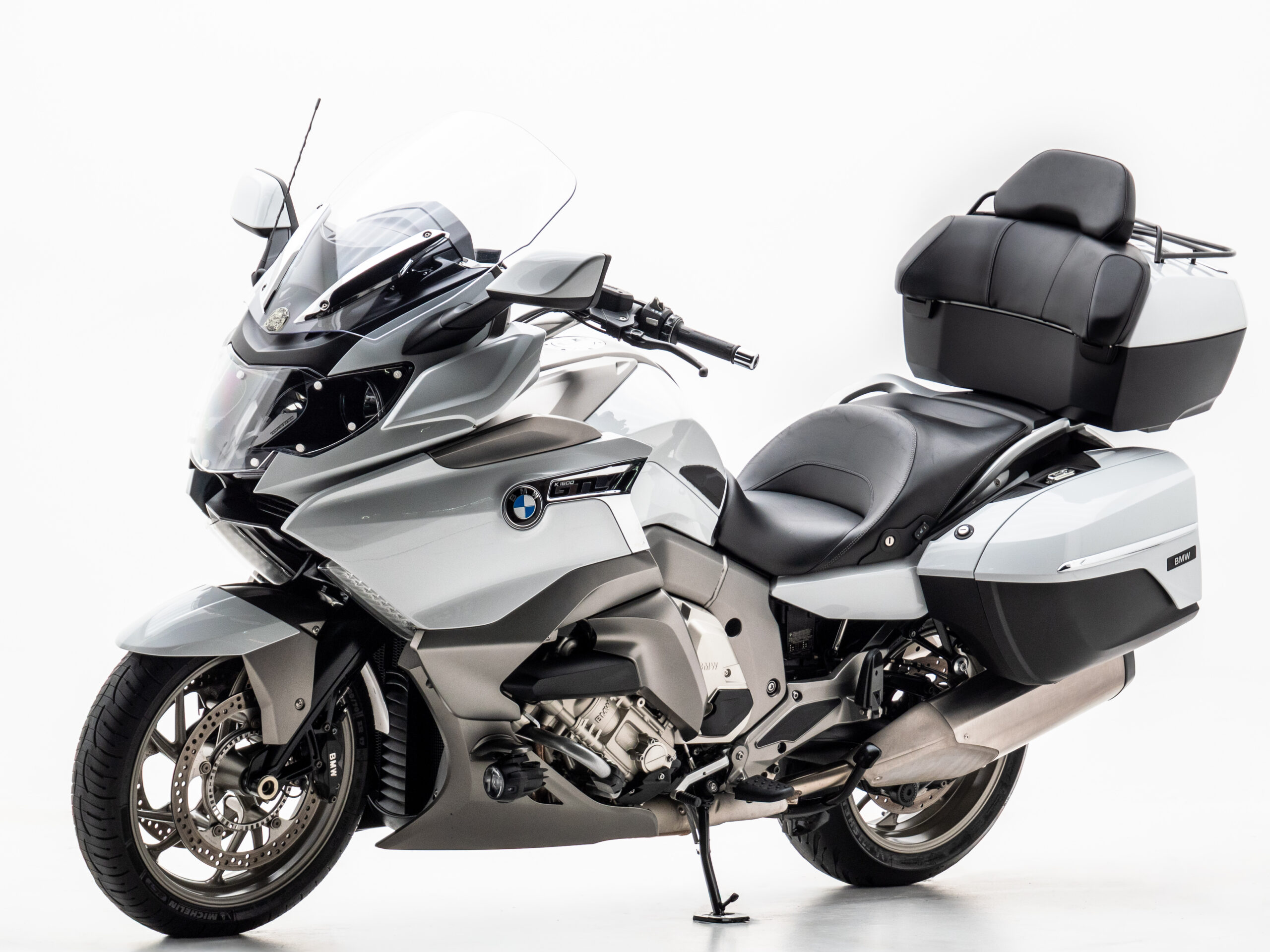 Diagonal frontal: BMW K 1600 GTL 2018